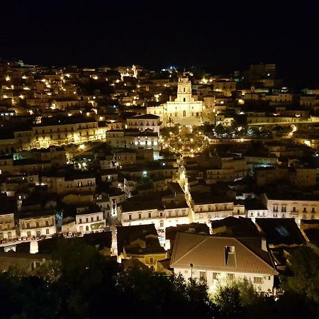 Baroccando Модика Екстериор снимка